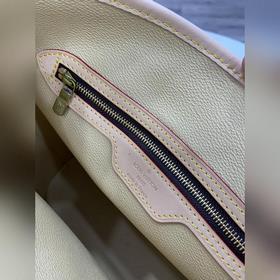 LV подержанная сумка-ведро Модель： M42238 Изготовлена из мягкой т