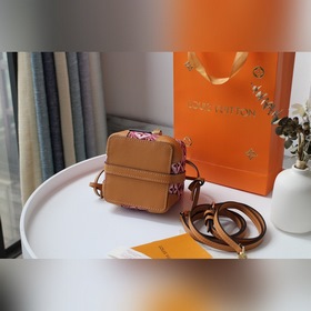 LV модель： M69973 мини-сумка Новая модель 2020 года для подиума 