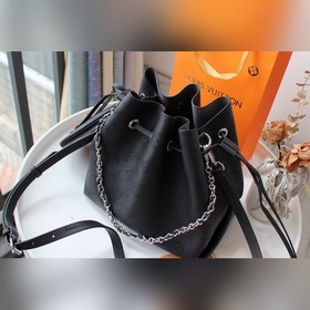 LV Модель M53608 Сумка-бакет Muria Изготовлена из перфорированно