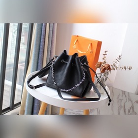 LV Модель M53608 Сумка-бакет Muria Изготовлена из перфорированно
