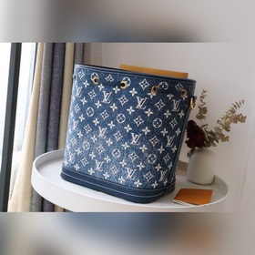 LV Артикул： M59606 Джинсовый синий Эта сумка-бакет изготовлена