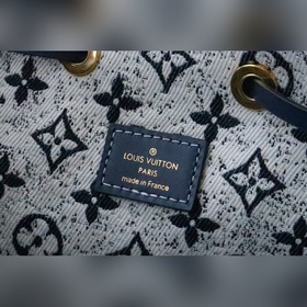 LV Артикул： M59606 Джинсовый синий Эта сумка-бакет изготовлена