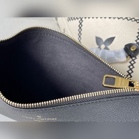 LV « » Артикул： M46039 Молочно-белая сумка-тоут Вес： 0,3 кг. Раз