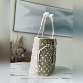 LV Средняя сумка Модель： M46102 Сумка-тоут Эта сумка среднего р
