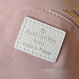 LV Артикул： M46102 Сумка среднего размера Эта сумка среднего раз