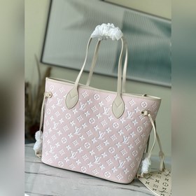 LV Артикул： M46102 Сумка среднего размера Эта сумка среднего раз