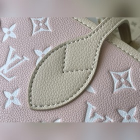 LV Артикул： M46102 Сумка среднего размера Эта сумка среднего раз