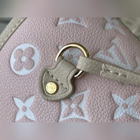 LV Артикул： M46102 Сумка среднего размера Эта сумка среднего раз