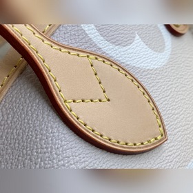 LV Артикул： M45679 Сумка Neverfull среднего размера в цвете «тум