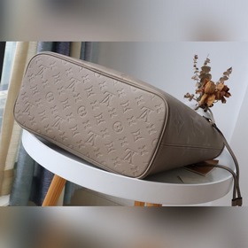 LV Модель： M45685 Сумка-шоппер Neverfull среднего размера из кож