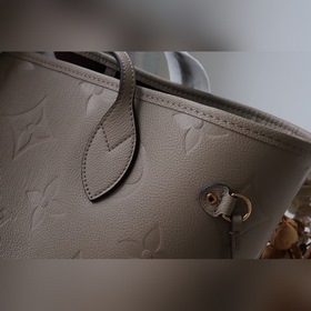 LV Модель： M45685 Сумка-шоппер Neverfull среднего размера из кож