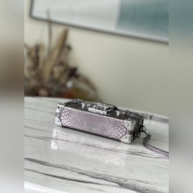 LV Артикул： M44199 Сумка-коробка светло-фиолетового цвета с узор