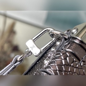 LV Артикул： M44199 Сумка-коробка светло-фиолетового цвета с узор
