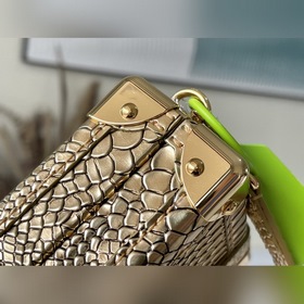 LV Артикул： M44199 Золотая сумка-коробка с узором кожи питона Эт
