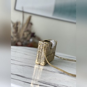 LV Артикул： M44199 Золотая сумка-коробка с узором кожи питона Эт