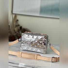 LV Модель： M45885 Сумка из брезента с блестящим покрытием Колле