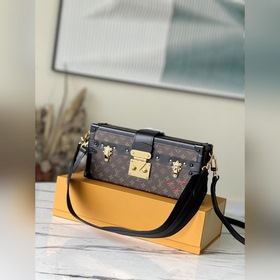 LV Артикул： M46120 Сумка-коробка Эта сумка, созданная путем гор