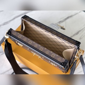 LV Артикул： M46120 Сумка-коробка Эта сумка, созданная путем гор