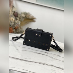 LV Артикул： M57817 Petite Malle Monogram Metal Сумка Металлическ