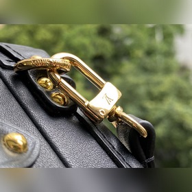 LV Артикул： M57817 Petite Malle Monogram Metal Сумка Металлическ