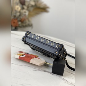 LV Артикул： M57817 Petite Malle Monogram Metal Сумка Металлическ