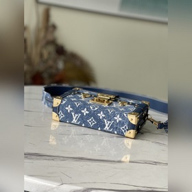 LV Артикул： M59717 Сумка-коробка из денима Придает сумке неприну