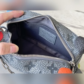 LV Артикул： M81606 Серый кожаный чемоданчик из серии «Скалолазан
