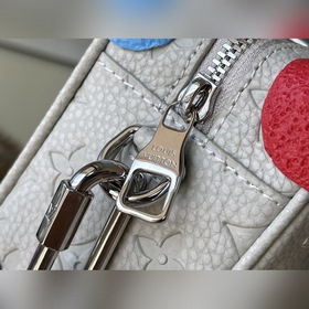 LV Модель： M81606 Бежевая кожаная сумка-бокс из серии «Скалолаза