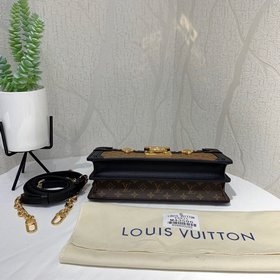 LV POCHETTE TRUNK Модель M43596 Желтый цветок Новая мягкая сумка