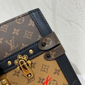 LV POCHETTE TRUNK Модель M43596 Желтый цветок Новая мягкая сумка