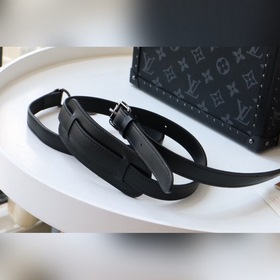 LV Артикул： M20101 Версия с тонким ремешком Сумка-коробка Эта су