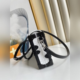 LV « » Артикул： N93817 40273 Белый крокодил PETITE MALLE BOX Кор