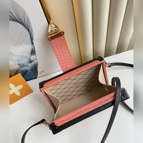 LV « » Модель： N94243 40273 Цвет： розовый PETITE MALLE BOX Сумка