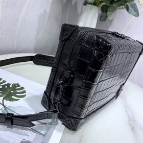 LV Артикул： M44478 Сумка SOFT TRUNK из кожи с крокодиловым узором