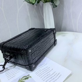 LV Артикул： M44478 Сумка SOFT TRUNK из кожи с крокодиловым узором