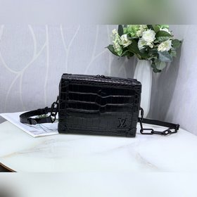 LV Артикул： M44478 Сумка SOFT TRUNK из кожи с крокодиловым узором