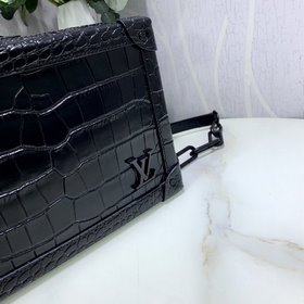 LV Артикул： M44478 Сумка SOFT TRUNK из кожи с крокодиловым узором