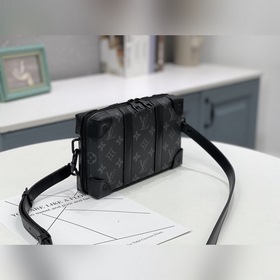 LV Trunk Wallet Артикул： M69838 Сумка изготовлена из классическо