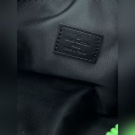 LV Артикул M45619 Сумка-коробка  Не подчиняясь традиционным эст
