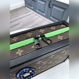 LV Артикул M45619 Сумка-коробка  Не подчиняясь традиционным эст