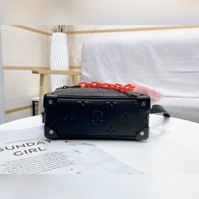LV Артикул： 44480 Черная кожаная сумка из серии Boxes MINI SOFT 