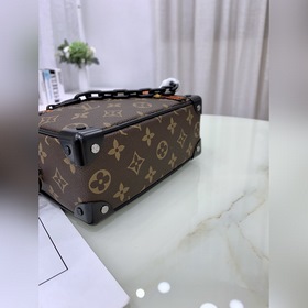LV Артикул： M80159 Серия игрушек-кукол Mini Soft Trunk Коробка-с