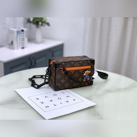 LV Артикул： M80159 Серия игрушек-кукол Mini Soft Trunk Коробка-с