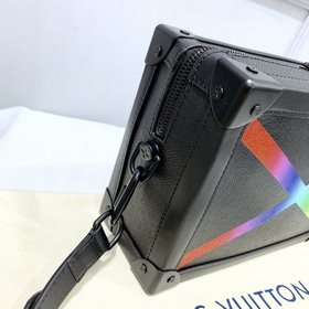 LV M30341 SOFT TRUNK Мягкая сумка-почтальон Однотонная сумка из к