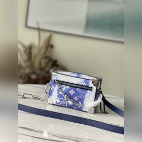 LV Артикул： M20557 Сумка-бокс через плечо Этот авангардный аксес