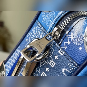 LV Артикул： M20557 Сумка-бокс через плечо Этот ультрасовременный