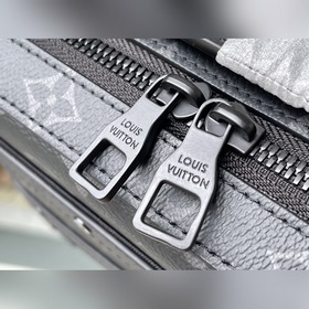 LV Артикул： M45935 Черный с цветочным узором Сумка-коробка Сумка