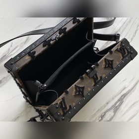 LV Модель： M20233 Старинный флисовый чемодан Если вы ищете сумку