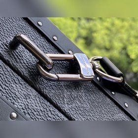 LV Артикул： M44157 Черный с цветочным узором Сумка-коробка Если