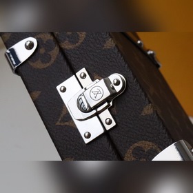 LV Артикул： M20102 Сумка из дерева с узором старой древесины, ун